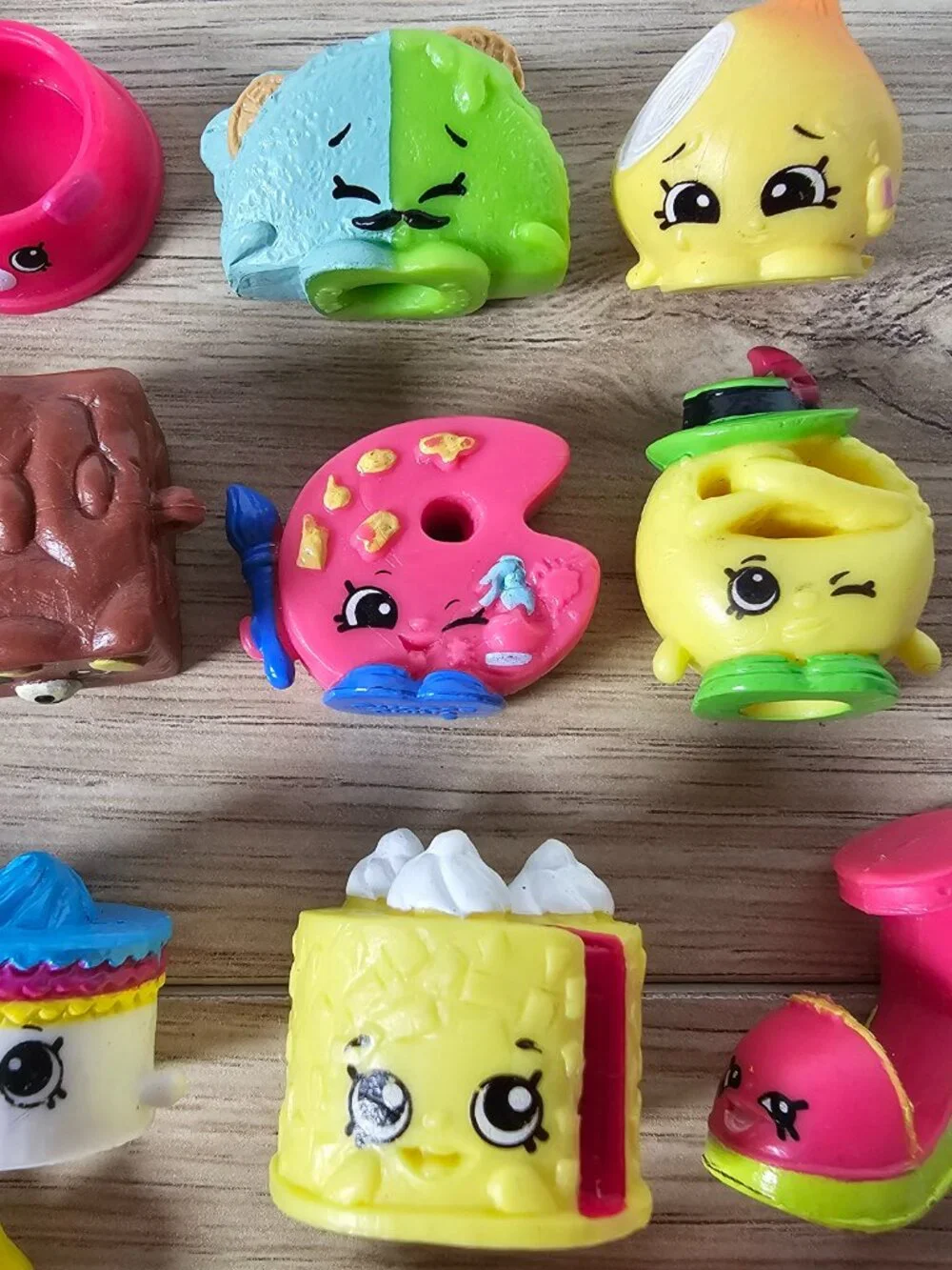 Moose Toys Shopkins Lot of 20 Figures Penny Purse Sparky Flicker Candles Onion